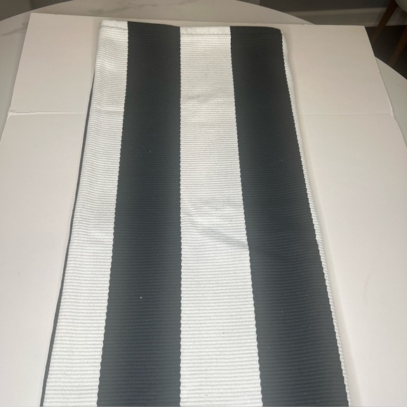 Kozyfly Black & White Striped Area Rig 3x5 ,Front Door Rug Hand Woven Washable - Picture 9 of 12